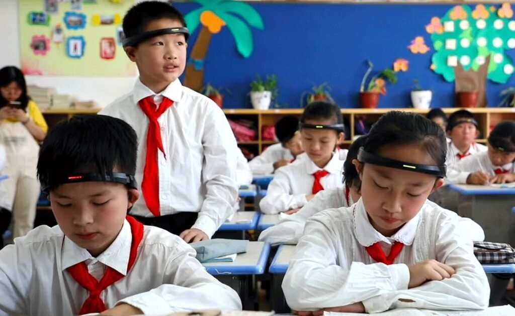 China Implementing AI Technology in Classrooms China Implementing AI Technology in Classrooms, Revolutionary Headbands Helps to Measure Students Concentration Level