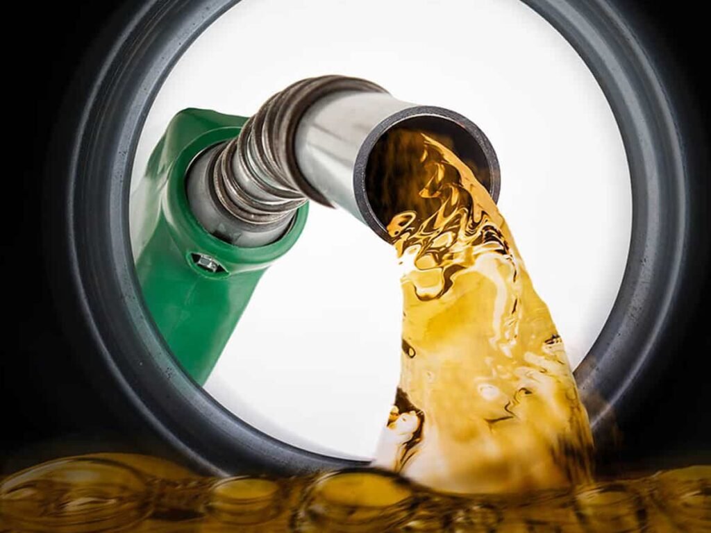 Petrol Drops Slightly, Diesel Rises — New Fuel Prices In