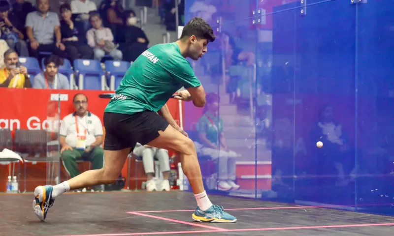Noor Zaman Shocks the World No. 4 in Squash!