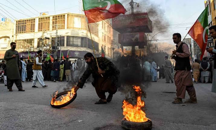 PTI Asks: Why Did the Big March Fail?